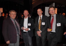Rene van der Stam van Hortimax, Jochem Perts van ministerie EZ en Jos Spijkers, ook van EZ.