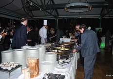 De gasten konden smullen van het diner.