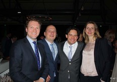 ABN Amro Food, Retail & Leisure team: Niels Dijkman, Alphons de Koning, Willem Briët en Anita Kasteel tonen hun committent met de AGF-sector tijdens de borrel.