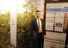 Gertjan Bosman van EMS met – uiteraard- de MACView-Greenhouse Gas Analyser