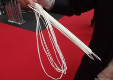 Benfried with the new T-hook (T of Tumbling). After tumbling the hook lets fall 3 / 4 meters of yarn.