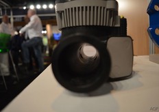 Het hart van de Octave is de dubbel ultrasonische meting. Continue worden twee, tegenover gesteld gerichte, ultrasone golven uitgezonden en opgevangen. Het verschil in aankomsttijd tussen deze twee golven is afhankelijk van de stroomsnelheid. Deze meting blijkt in de praktijk zeer nauwkeurig en niet gevoeling voor vervuiling te zijn. Wel moet de stroming vrij zijn van luchtbellen.