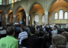 Tijd voor de paneldiscussie.