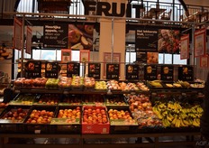 Het fruiteiland van Hoogvliet Theresiastraat