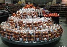 Uien verpakt per zes.