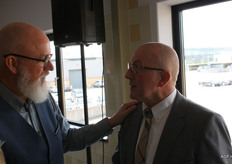 In 1967 trad Ary als administratief medewerker in dienst van Veiling Zwijndrecht