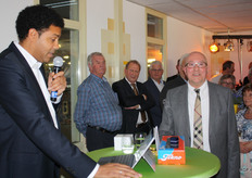 "Martina roemde de jubilaris om zijn positieve instelling en behulpzaamheid. "Je hebt er gewoon altijd zin in."