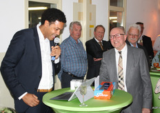 "Als we al de aanvragen die je ingediend hebt, gehonoreerd zouden hebben, was The Greenery nu failliet geweest", grapte Steven."