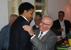 "Ik hou van je Ary en met mij velen", zo besloot Steven Martina zijn toespraak, waarna hij hem cadeaus overhandigde."