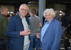 Piet Pannekeet van Jasa en radijsteler de Vries die al sinds 1986 radijs teelt en verpakt.