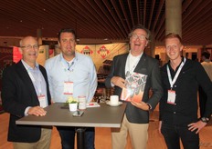Lachende gezichten bij sponsor Herkuplast. V.l.n.r.: Paul Greenhalgh (PG Horticulture Ltd), Joost Thijssen (Van Krimpen BV), Alfred Boot (Herkuplast Kubern Gmbh) en Mike Gitzels (Gitzels Horti Projects).