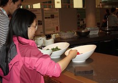 Volop aardbeien en kiwibessen.