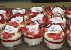 Hoogstraten toetje: tiramusi met aardbeien.