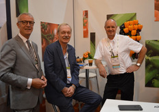 Ton Akkerman van de Nederlandse ambassade in Washington, Jean Rummenie van de landbouwraad in Mexico en Ger van Burik.