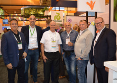 Gary Lazarski van Mightyvine, Edward Verbakel van Koppert Cress, Ger van Burik, Willem Kuijvenhoven en Martin Stolze van Stolze en Co van Es van Milestone Fresh.