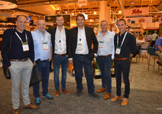 Paul van de Mierop en Hans van Gool van Den Berk Delice, Erwin de Kok en Cees Kortekaas van Axia Seeds, Koen Lauwerysen en Luc Beirinckx van Den Berk Delice.