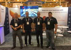 Fred Jongejans en zijn team van JDC