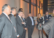 Er werd aandachtig geluisterd naar de uitleg.