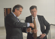 Gerjo legt het 1 op 1 uit aan Jan-Peter Balkenende.