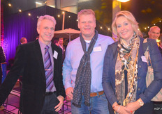 Kenneth van den Boogaard van EPS en Piet en Caroline Nieman van het gelijknamige bedrijf.