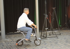 Jos van Rijk op zijn Stigo Bike.