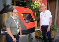 Simone Keijzer van Gearbox Innovations en Kees van der Arend van Royal Brinkman.