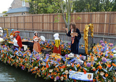 De corsoboot van Delft won in de categorie Commerciële Boten de eerste prijs