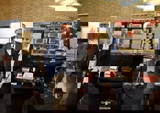 Marnix van Kooij (Zalpak & Straatman) en Dianne Bouman (Sismatec) vandaag samen in de stand.