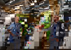 Nils Reinders en John Gielen van Plantenkwekerij de Kemp.