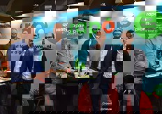 Werner Hack (Rapo), Mark van Aert (Van Aert Aardbeienkwekerij) en Boudewijn van der Wal (GK Group) met zoon Job.