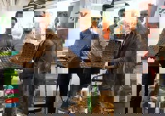 Mark Verheul, Lars Tolenaars & Arjen van Leest van Jiffy doen momenteel goede zaken met de Preforma in de blauwebessenvermeerdering