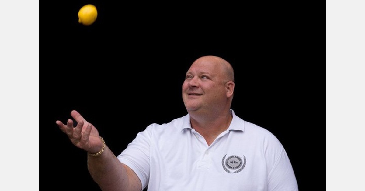 In Memoriam - Frans van der Velden