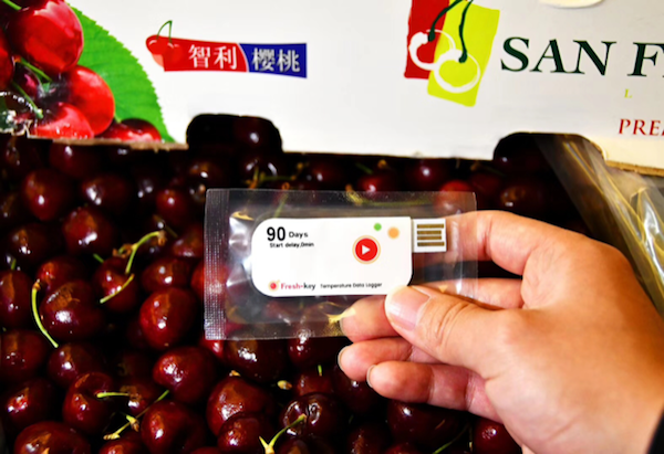 90-day Temperature and Humidity Data Logger