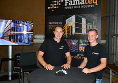 Robin Weststrate en Ralph de Rijder van Famateq. Ook dit jaar deelde ze weer heerlijke uienringen uit