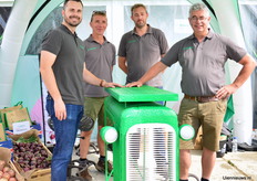 Jason Racz, Stuart Cox, Chris Marrow en Roelandt Koets van Sakata Seeds