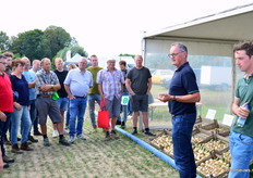 Van Iperen geeft uitleg over de teeltsystemen, verhoogde bedden, ruggen en vlakverdeling
