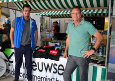 Hendrik van Dijk en Han Blok van Meeuwse Handelsonderneming