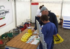 Give-aways van De Groot & Slot vinden gretig aftrek.