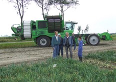 Wim Menu van de Groot en Slot praat de telers bij