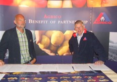 Tjalling Douma en zijn collega Henk van Agrico