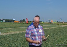 Thijs Kramer van Kramer vertelt over het vierrijensysteem dat bij gelijke volumes een hogere opbrengst geeft dan het conventionele vijfrijensysteem.