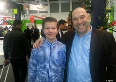 Bart Peek van BB Fruit uit Rotterdam met zijn zoon