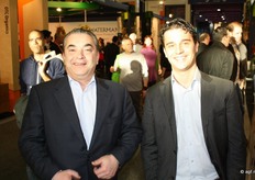 Een keertje geen stand, maar wel aan de wandel: Danny en Joey Deen