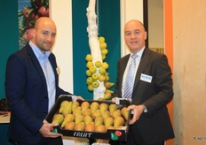 Erik Oskam en Anton Rutten, die onlangs gestart is bij Handelsmaatschappij Jan Oskam