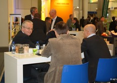 Ronald Borst van Van der Windt Verpakking in gesprek met bezoekers