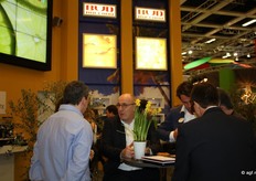 Peter Hobert en Bas Burghoorn van BUD in gesprek