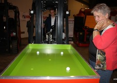 Spelen met de heftruck bij Motrac Linde