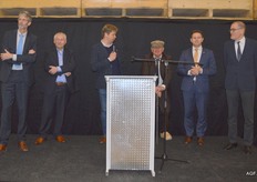 Discussieforum met Kees van Vliet, Henk Verheuvel, dagvoorzitter Gijsbrecht Gunter, Joannes de Bat en burgemeester Piet Zoon.