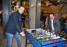 Origineel cadeau van Jonika. Tafelvoetbal met een Jonika en Franje Onions team.