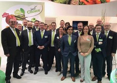 Het team van Special Fruit in de bekende kleuren.